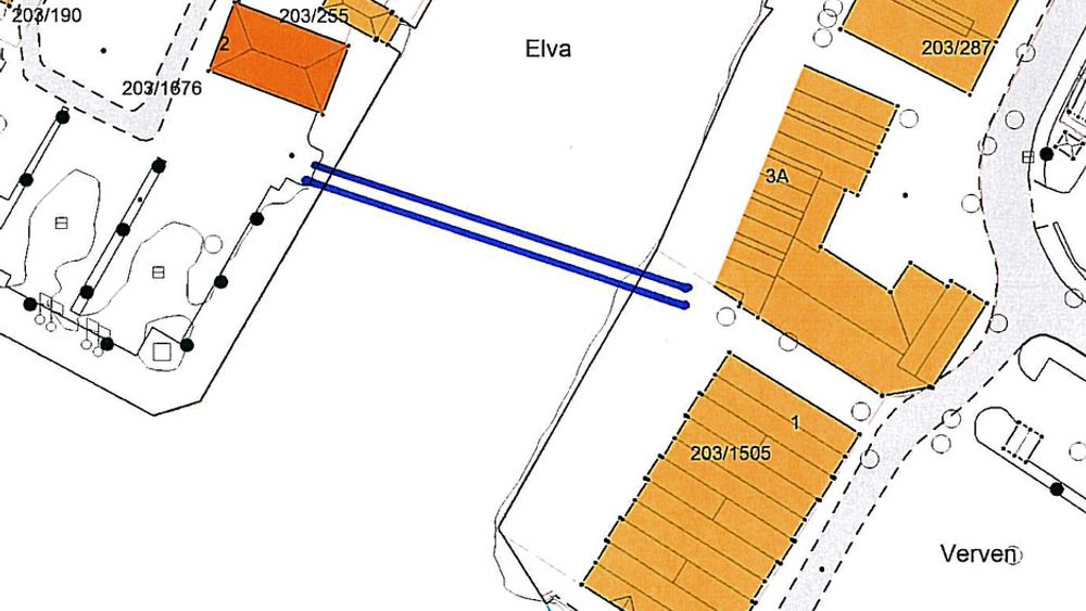 Den nye gangbrua over Elva er bare to blå streker på kartet i dag. 12 arkitektfirmaer har lyst til å bestemme hvordan den skal se ut.
Ill.: Flekkefjord kommune