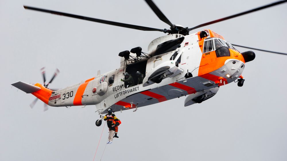 Et Sea King-helikopter fikk trøbbel etter en hard landing på en høyde i Finnmark tirsdag. 