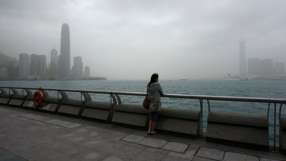 Forurensingsnivået i Hongkong nådde faretruende høyder mandag.