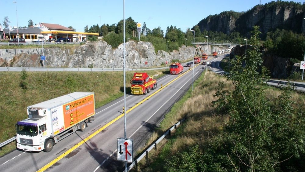 E18-AKSJON: Om en drøy måned er det klart for årets aksjon på E18 i Telemark. Kravet til Aksjonsgruppa E18 Telemark er firefelts motorvei mellom Langangen og Grimstad. Strekningen er svært ulykkesbelastet.
