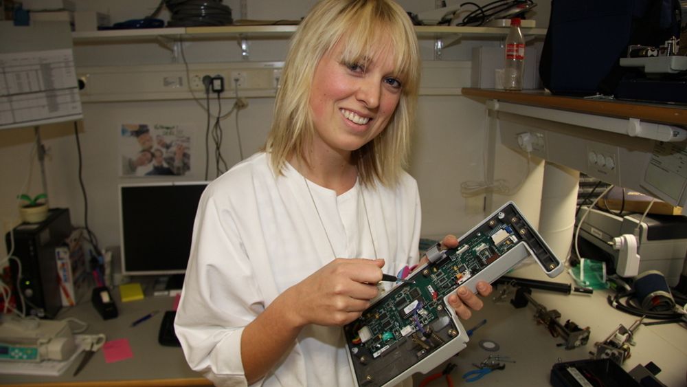 INGENIØRHJELP: Elektroingeniør Stine Ness har jobbet for Leger Uten Grenser i Liberia og på Haiti.