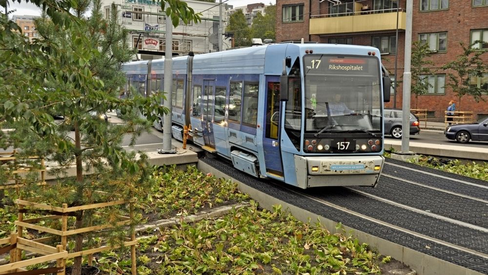 Buss nr. 31 kutter hjørnet i firkantkjøringen. Det tok tid før trafikantene skjønte at de kunne gjøre det. Nå flyter trafikken mye bedre.