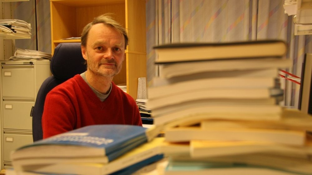 VIL FORSKE: Seniorforsker Knut Røed mener det er all grunn til å se nærmere på om byggenæringen bruker sykmelding som subsitutt for permitteringer.