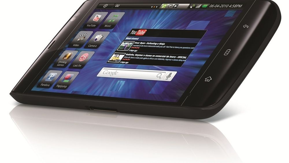 Dell Streak er en mellomting mellom mobiltelefon og surfebrett, med sin 5 tommer store skjerm.