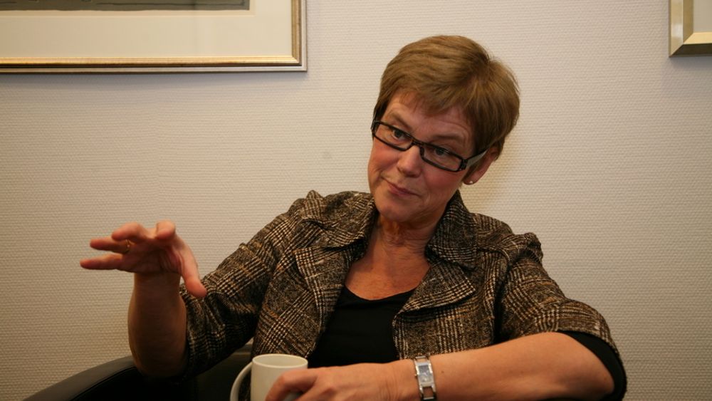 STØVSUGER: Elisabeth Enger mener Jernbaneverket har støvsuget markedet for jernbanekompetanse.