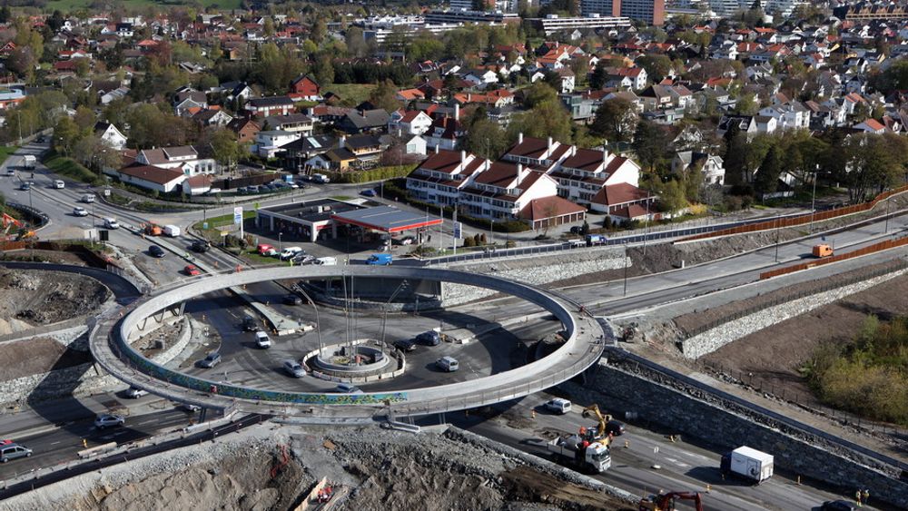MER KØ: Tjensvoll-krysset ved Stavanger har kostet 119 millioner kroner. I rushtiden vil bilkøene øke, mens kollektivtrafikken, syklister og gående får bedre forhold.