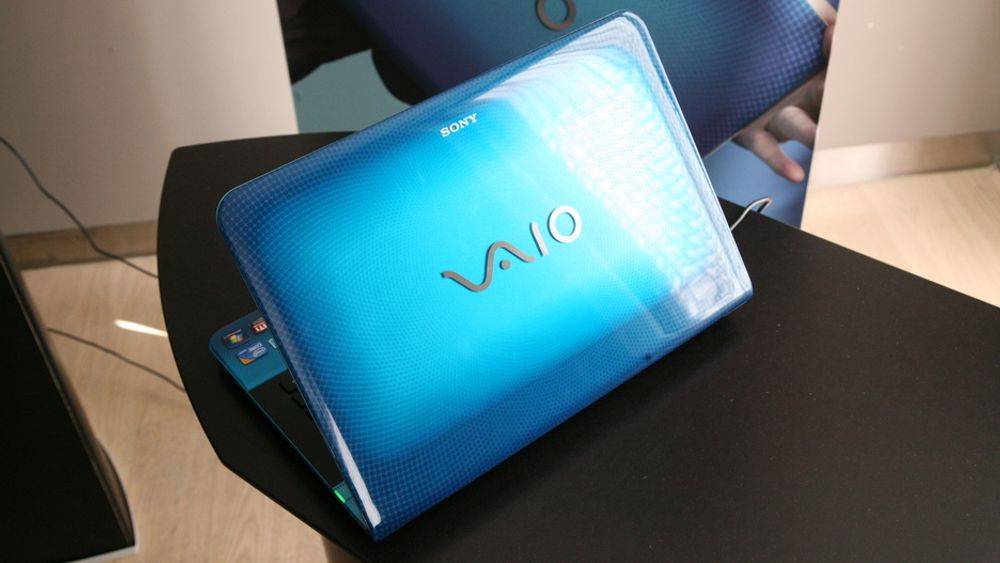 VAIO E er de billigste modellene til Sony, og er preget av sterke farger og tydelig design.
