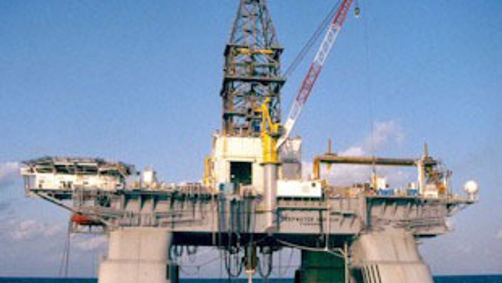 MARERITT: Mannskapene ombord på Deepwater Horizon opplevde marerittet da de fikk full eksplosjon på boredekket kl. 22.00 lokal tid tirdag kveld.