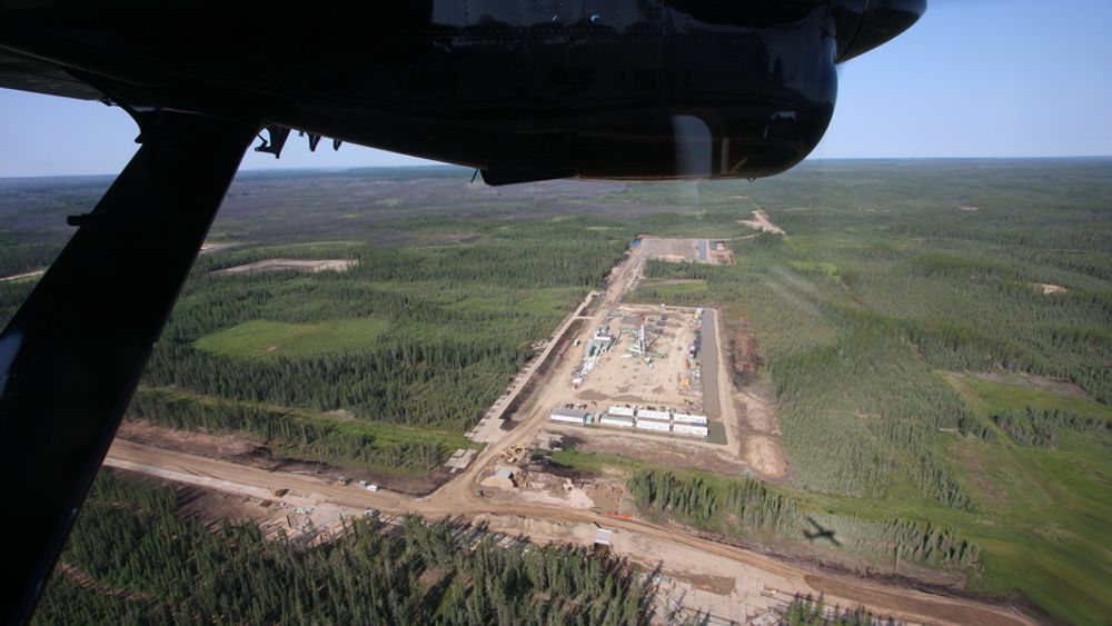 Statoil tar med 12-15 norske journalister på omvisning ved oljesandanlegget i Alberta. Det skal bedre miljøryktet til satsingen.