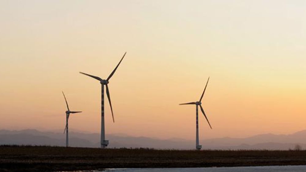 KINESISKE TURBINER: Dette er turbiner fra kinesiske Goldwind, landets største turbinprodusent. Kina installerte 13 000 megawatt vindkraft i fjor og kommer trolig til å passere Tyskland som verdens neste største vindkraftland i 2010. Før eller siden passerer de USA og blir nummer en i verden også på dette feltet.