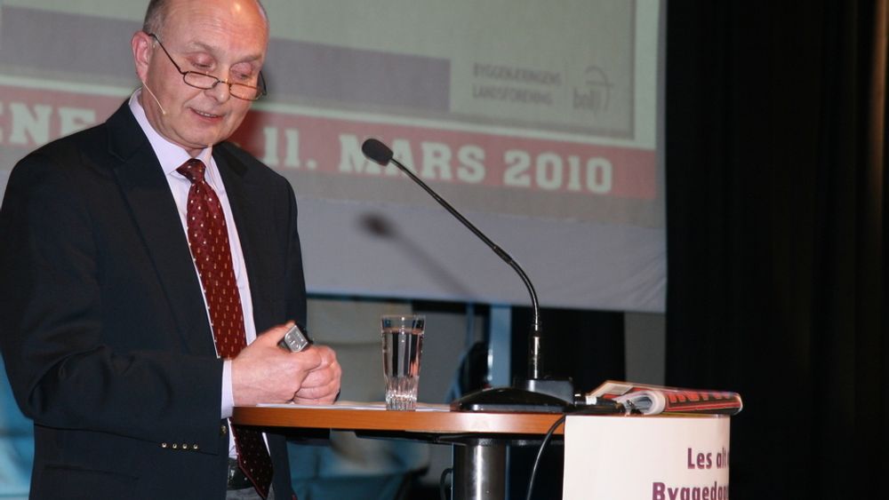 KRITISK: Ketil Lyng, administrerende direktør i BNL uttalte seg sterkt kritisk til offentlige budsjetteringsrutiner i sin åpningstale under Byggedagene 2010