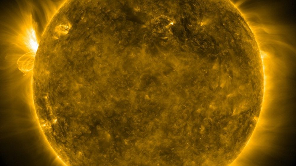 DETALJER: De nye bildene fra solforskningssatellitten SDO er svært detlajrike.
