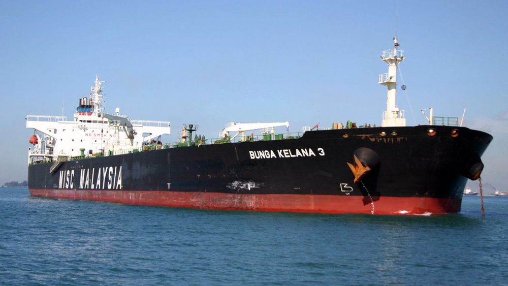 Oljetankeren Bunga Kelana 3 (bildet) kolliderte med bulkskipet MT Waily i Singaporestredet tirsdag morgen norsk tid.