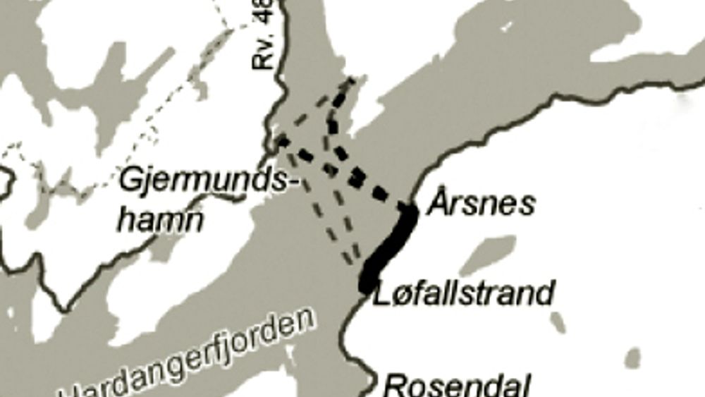Fergeforbindelsen over Kvinnheradsfjorden ble kortere da fergeleiet på Årsnes ble tatt i bruk 1. juli. Fra samme dato ble fergeleiet på Løfallstrand nedlagt.
