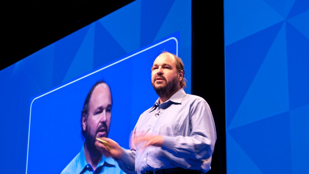 LEDER RACET: VMwaresjefen Paul Maritz kan konstatere at selskapet hans har stor ledelse innen virtualisering. Nå lanserer de en rekke nyheter som skal sikre posisjonen etterhvert som nettskyen vokser frem.