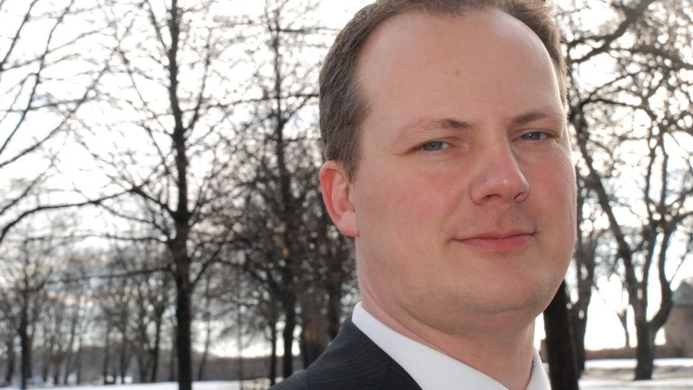 DEBATT. Frps Ketil Solvik-Olsen mener at det er en kjempeidé å flytte månelandingen fra Mongstad til Midt-Norge og vil debattere saken i Stortinget.