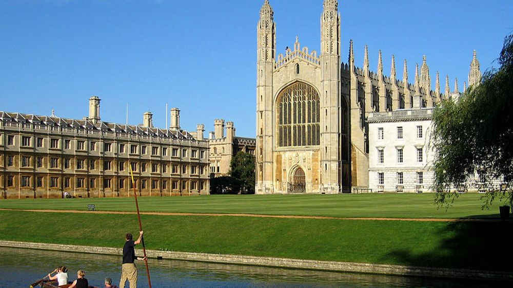 STUDIER: Søkertallene til eliteuniversitetene i Cambridge (bildet) og Oxford steg med 9,9 prosent.