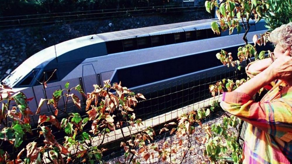 Høyhastighetstog i Norge kan bli en evig økonomisk hodepine for staten, frykter sjefen for Transportøkonomisk institutt. Stikkord: Misfornøyd med høyhastighetstog. Misnøye. Høyfartstog. Høyhastighetsbane.