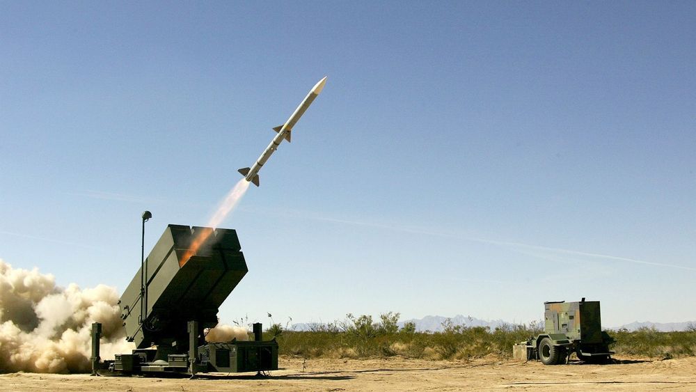 GJENKJØP: Militært utstyr selges til mange land. Her NASAMS misilutskytningsplattform, som leveres fra Konsgberg-gruppen. FOTO: FRM