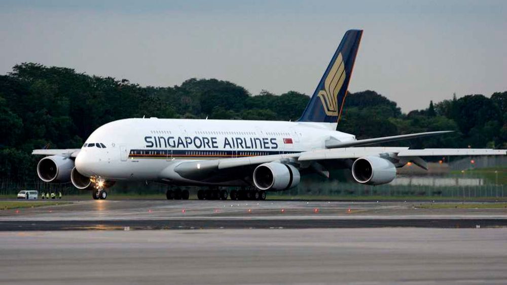 Også Singapore Airlines' A380-fly blir nå stående på bakken, i hvert fall for en stund.