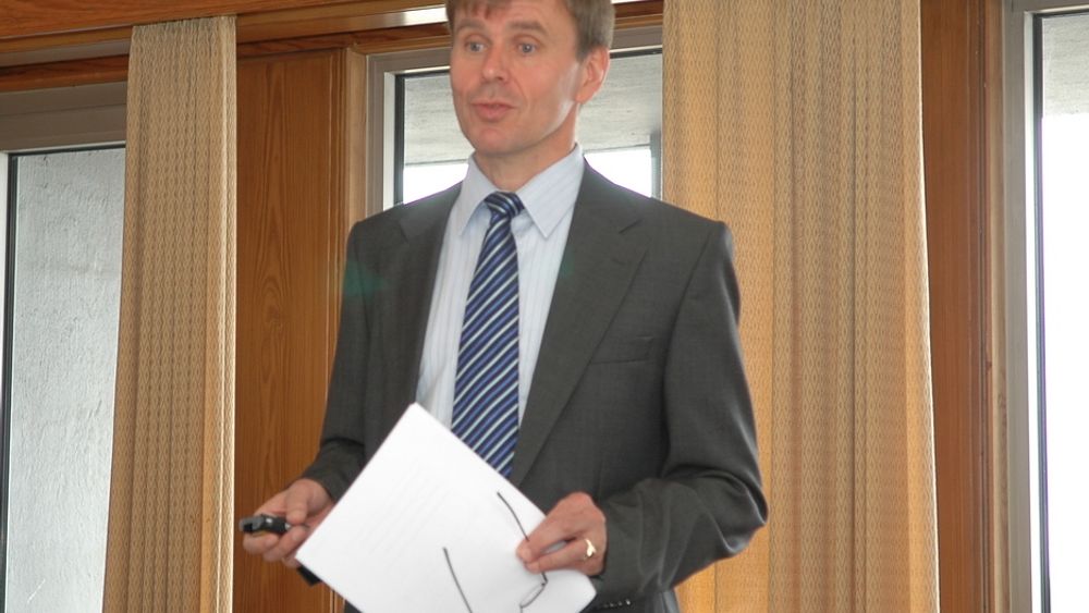 Tor Svensen i DNV underretter om DNVs nye ratingsystem på pressetreff mandag.
