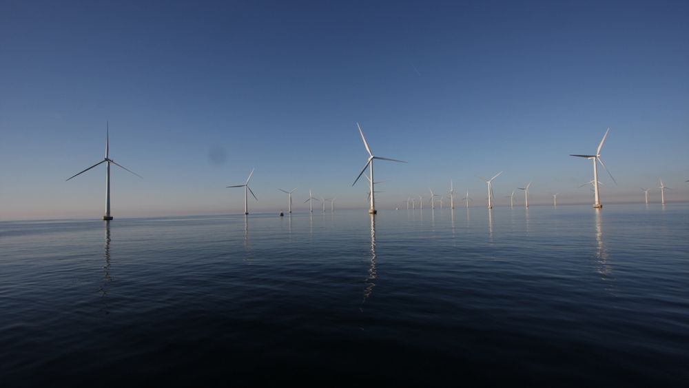 SVENSK HAVVIND: Dette er svenske Lillgrund, en havvindpark på 110 megawatt (MW). Denne var en av de største parkene i verden, men er allerede blitt liten. Verdens største vindpark ligger nå i USA og er på 781,5 MW. I Canada planlegges en vindpark på 4400 MW.