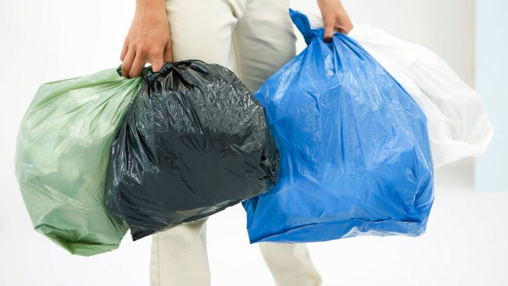 INNSATS: Sju britiske supermarkedkjeder klarte å halvere bruken av plastposer fra i fjor til i år.