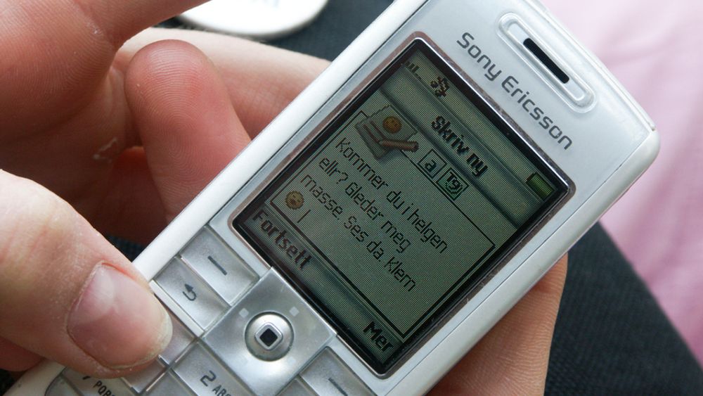 Mange foretrekker å flørte via SMS, ifølge en Netcom-undersøkelse.
