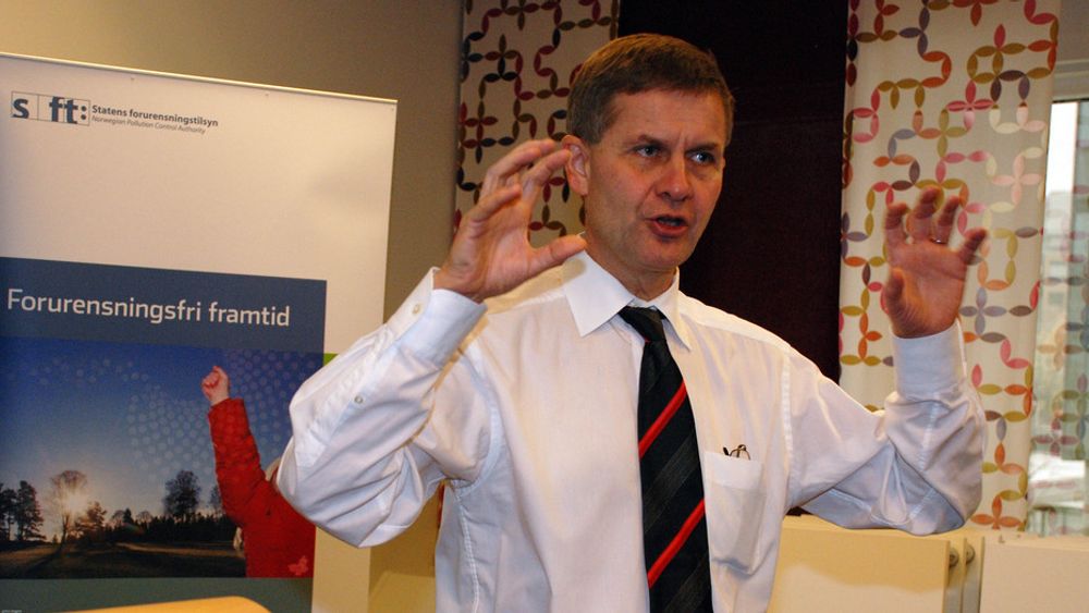Miljøvernminister Erik Solheim har gitt uttrykk for at han helst skulle sett at StatoilHydro ikke var involvert i oljesandutvinning i Canada.