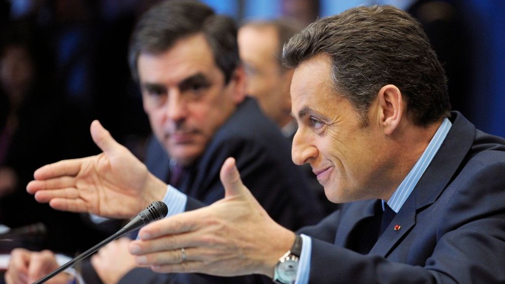 - HISTORISK: - Dette vil bli husket som et historisk møte, sa Nicolas Sarkozy etter at EUs toppmøte i dag vedtok klimapakken som beskriver hvilke forpliktende tiltak EUs 27 medlemsland skal sette inn for å nå målene om å kutte utslippene med 20 prosent innen 2020.