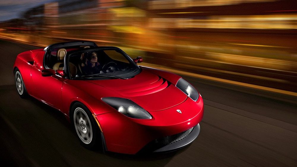 TIL EUROPA: Tesla vil gjerne selge superraske elbil i Europa, men til hvilken pris?