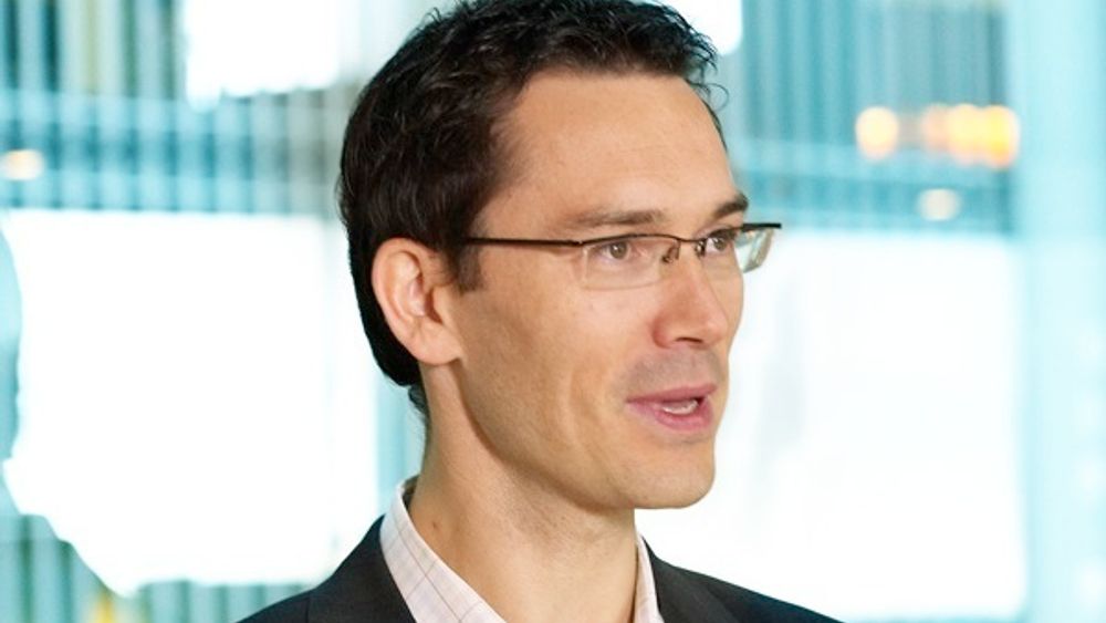 Knoppskyting. Teknologiutviklingsdirektør Petter Merok i Microsoft Norge lanserer et gründerproram som skal få norsk programutvikling raskere ut i markedet.