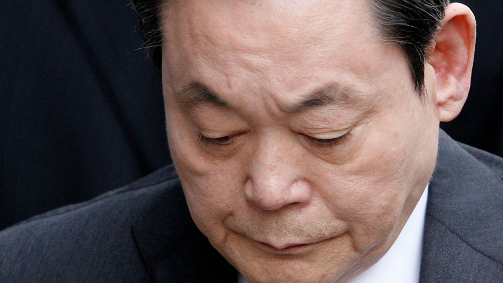 Samsung-sjef Lee Kun-hee må forklare seg. Han har så langt avvist alle beskyldninger om skattesvindel og økonomisk utroskap.