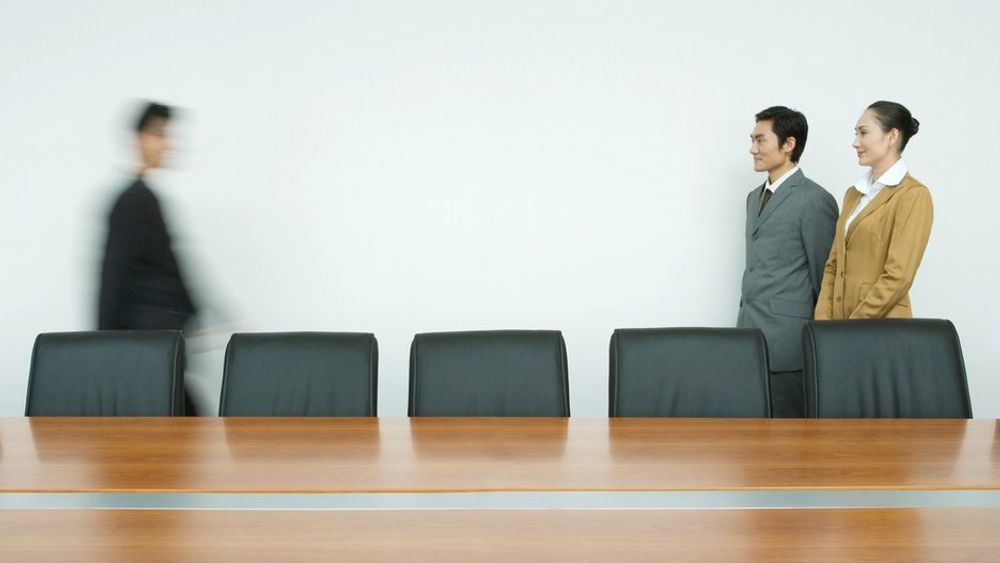 Møterom. Styrerom. Businessfolk. Businessmann, Stress. Arbeidsliv. Arbeidsledighet. Stramt arbeidsmarked.