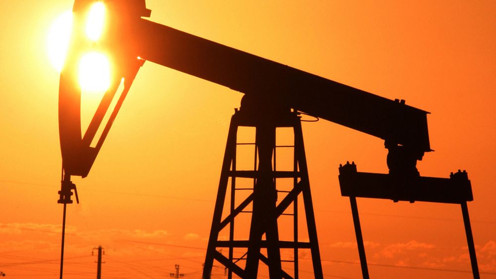 FRYKTER "PEAK OIL": En energisikkerhetsgruppe mener den britiske regjeringen må ta inn over seg risikoen for oljemangel. Det kan gi høye priser og store økonomiske problemer. Gruppen har Yahoo og Virgin som medlemmer.