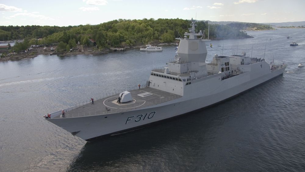 Fregatten KNM Fridtjof Nansen i indre Oslofjord