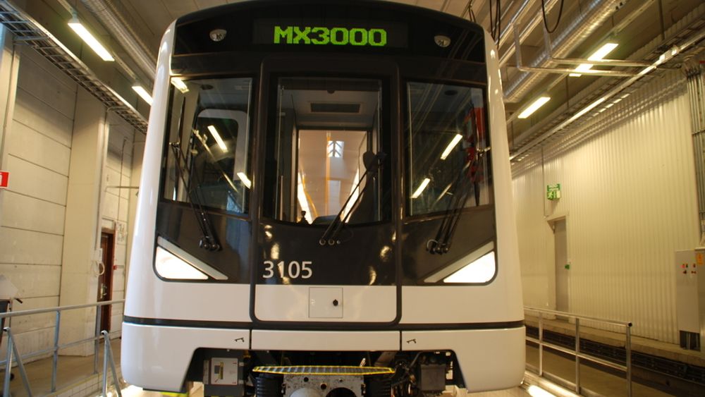 BEST PÅ FLATMARK: Bremsene på de nye t-banevognene ble vurdert som gode nok, men sliter lett når det ikke er flatt der den skal stoppe. Bildet viser vogn 3105 av de nye MX3000-vognene.