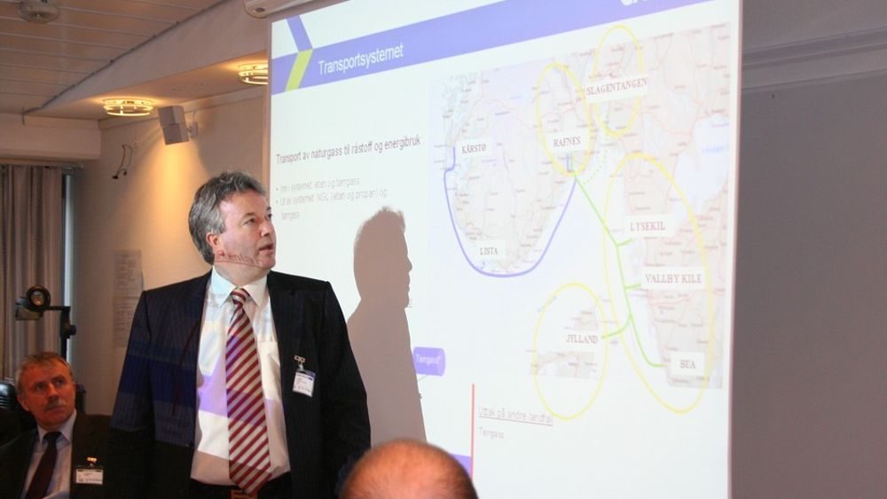 Direktør Thor Otto Lohne i Gassco sier det ikke vil komme på plass en ny gassrørledning fra Norskehavet til Nordsjøen før tidligst i 2015.