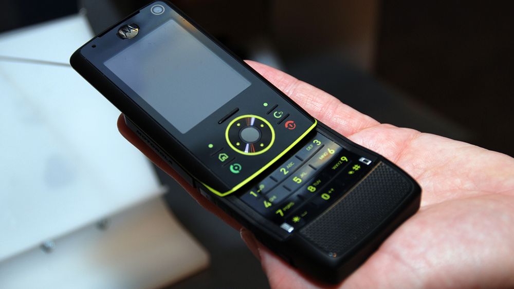 BLIR SVENSK? Motorola er verdens nest største produsent av mobiltelefoner. Nå ryktes det at svenske Ericsson vil kjøpe den amerikanske mobilprodusenten.