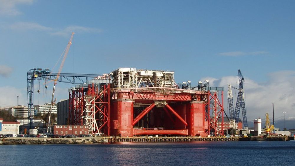 Bygging av rigger og andre offshorestrukturer er komplisert. Aker Stord vil beholde sine eldre og erfarne medarbeidere. Det blir det satt pris på.