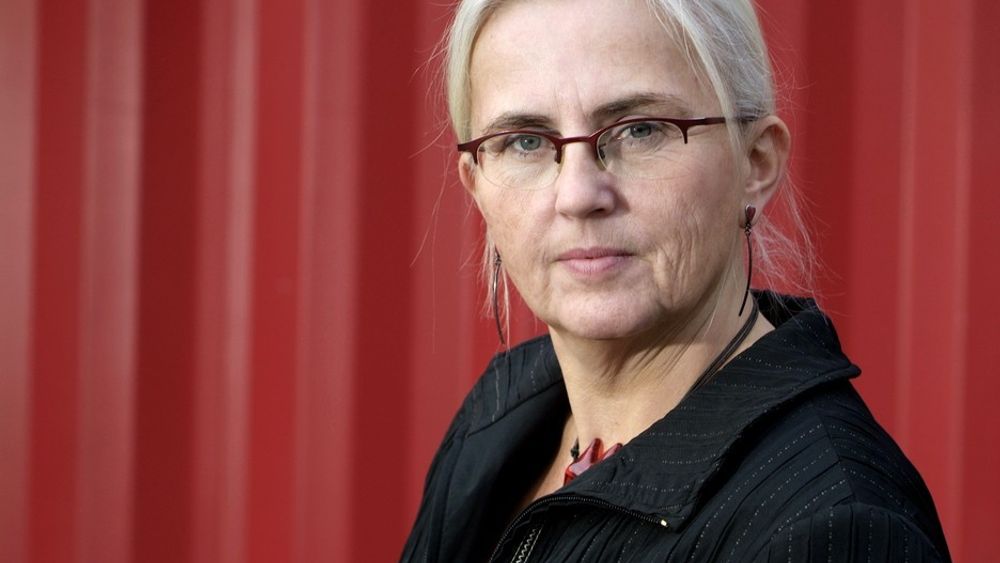 PEST ELLER KOLERA: Miljøvernminister Helen Bjørnøy (SV) vil tillate kvikksølv i sparepærer, men har ikke regnet på hvor mye kvikksølvavfall det vil generere.