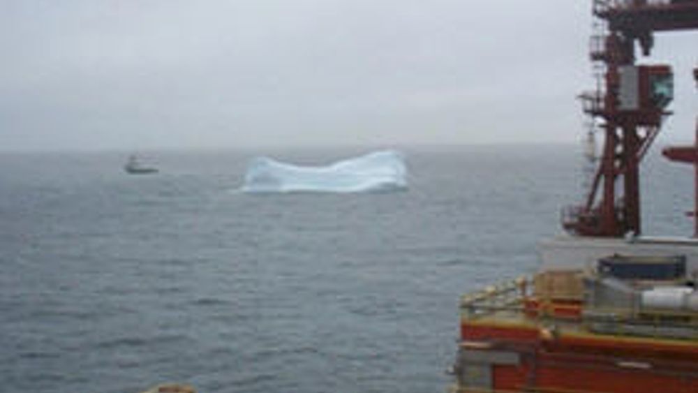 Isfjelltauing vest for Grønland under leteboring fra West Navion