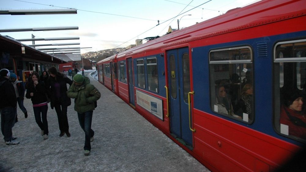 GAME OVER: Datatull gjorde at tusenvis av reisende kom for sent fram til bestemmelsesstedet torsdag ettermiddag. Dette er ikke første gang at Ruter (tidligere Oslo Sporveier) opplever datakrasj.