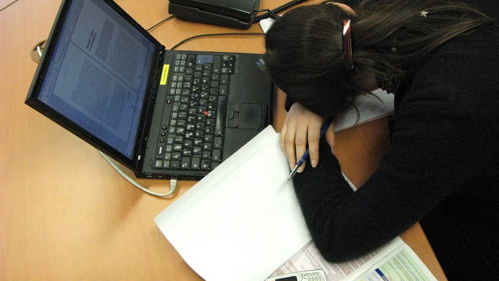 Den nye pensjonsordningen gjør ikke forholdene bedre for langtidsstudenter. Nå lønner det seg å jobbe, ikke studere, mener NITO Studentene.