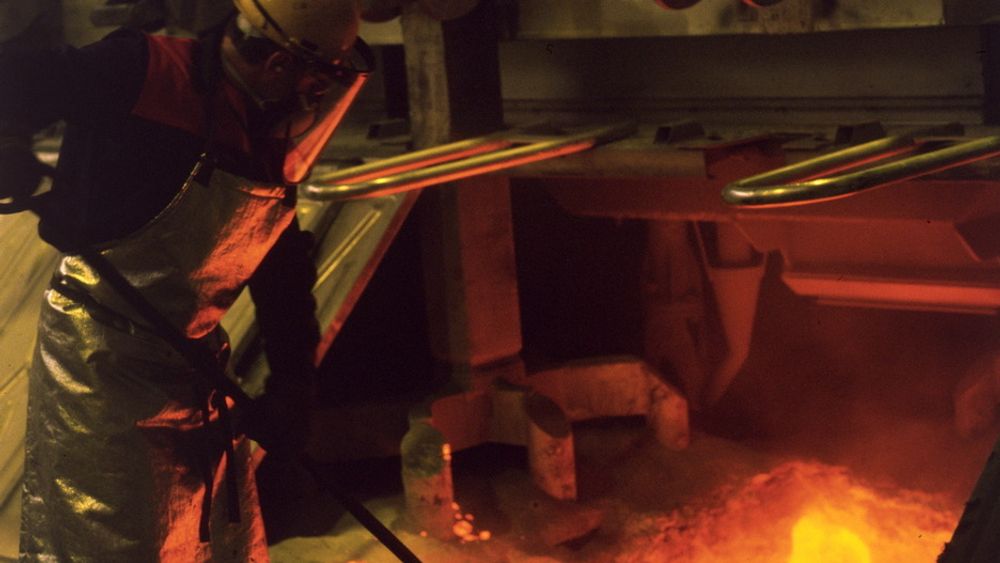 Arbeider i aluminiumsindustrien utsettes for farlige stoffer.