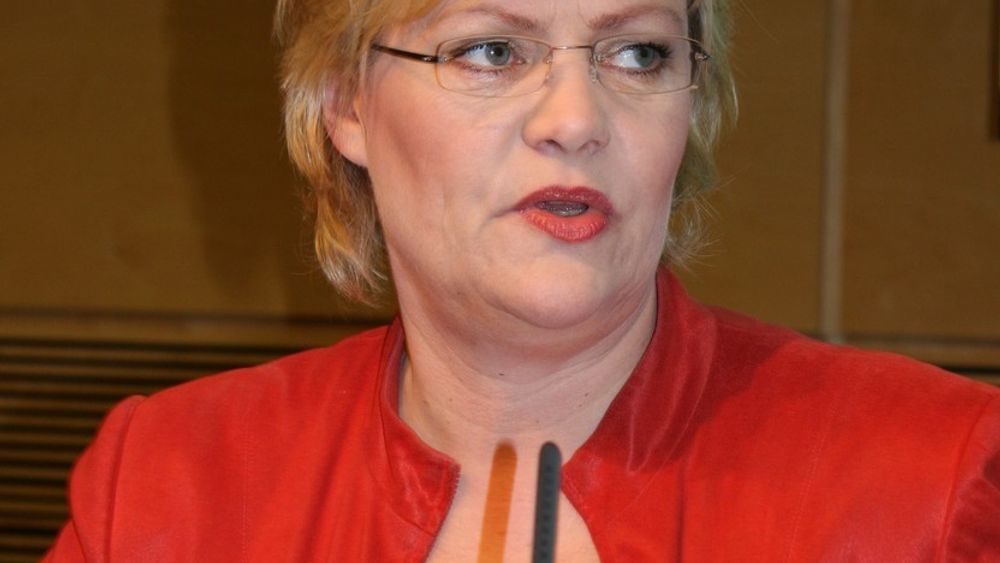 BEDRE ENN EU: Finansminister Kristin Halvorsen mener regjeringens forslag til kvotehandelssystem er bedre enn det EU vil innføre.FOTO MONA SPRENER