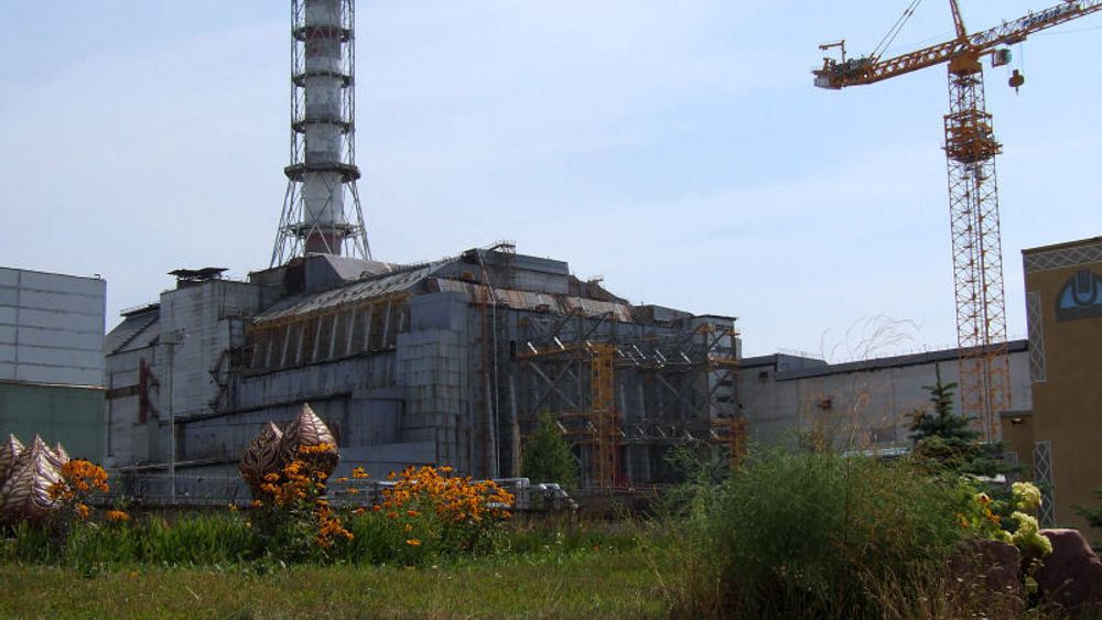MÅ SKIFTES: Betonginnkapslingen som i dag dekker reaktor 4 ved Tsjernobyl, har lenge vært klar for utskifting.