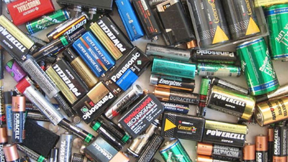 Så vel vanlige batterier som batterier til kjøretøyer kan snart erstattes av nanokarbonrør-baserte kondensatorer, tror amerikanske forskere.