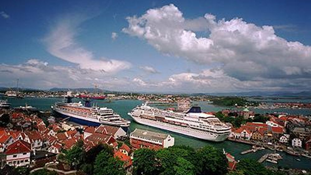Cruiseskip ved kai i Stavanger.