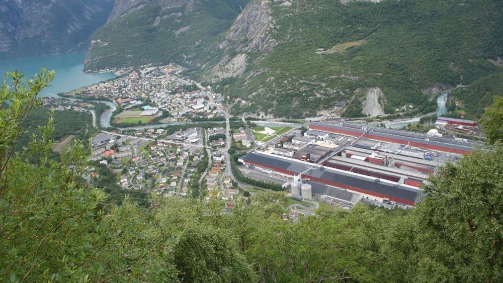 Hydro Aluminium, Årdal, sett ovenfra, på veien mellom Tyin og Årdal.